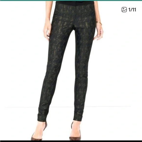White House Black Market Jaquard Black Gold Ponte Skinny Pants Size 0 - Picture 1 of 14